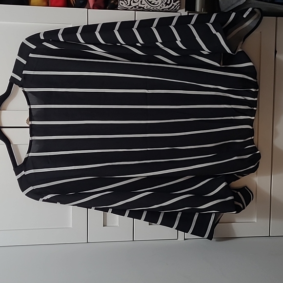 Savannah Jane Medium Blouse - Picture 2 of 2